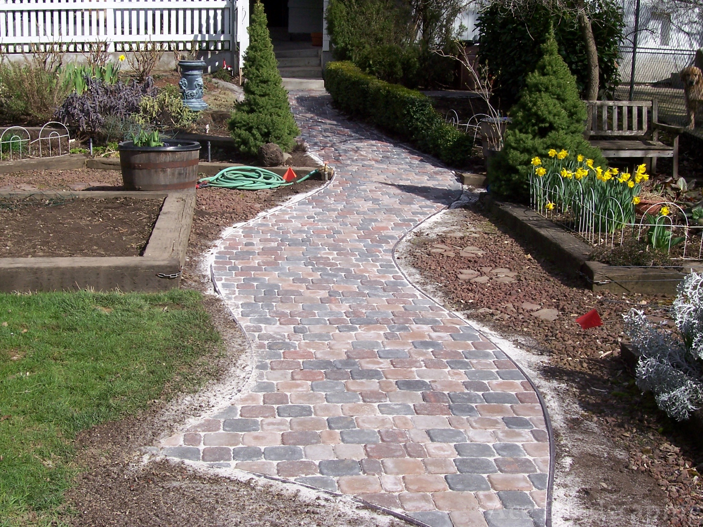 PAVER CONTRACTOR - Concrete, Rock, and Brick Pavers