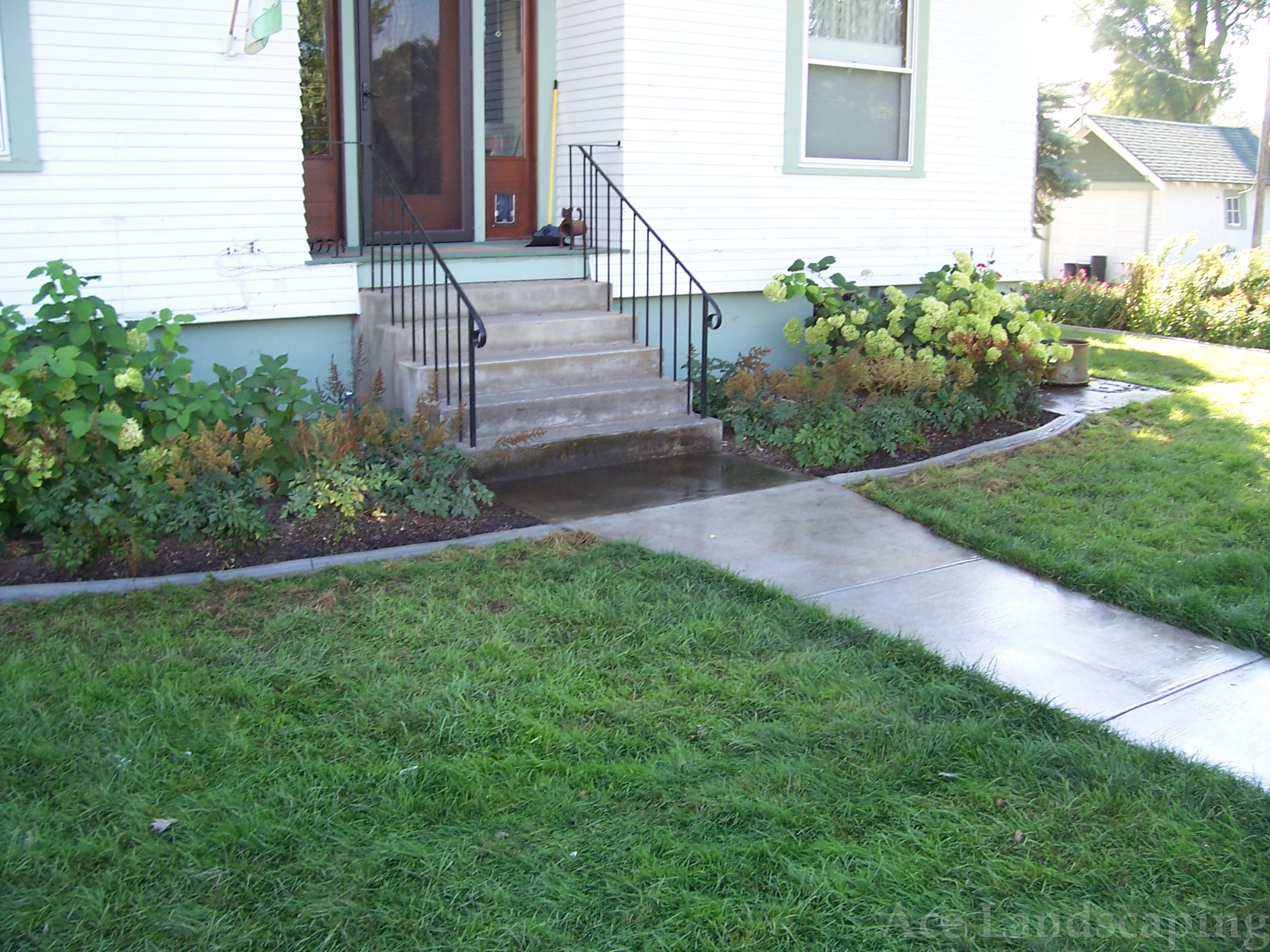 CONCRETE CURBING CONTRACTOR Concrete Landscape Edging & Borders