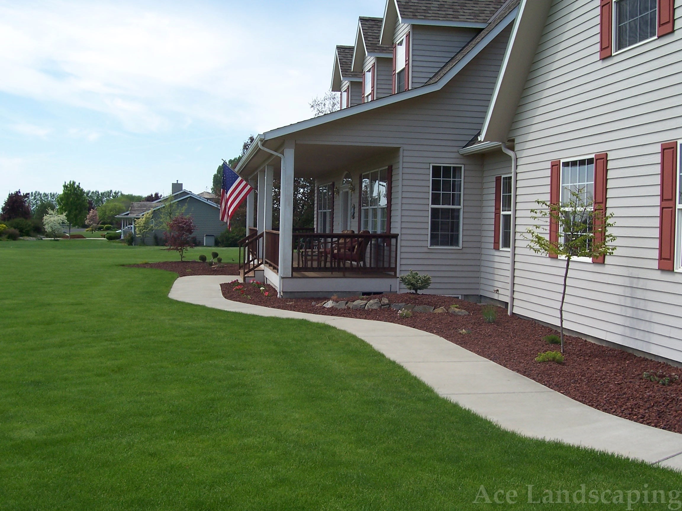 LANDSCAPE MAINTENANCE CONTRACTOR Full Lawn/Yard/Garden Services